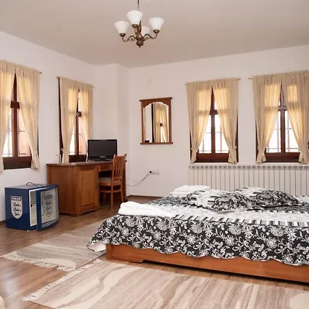 Enchevite Strannopriemnitsi 3*