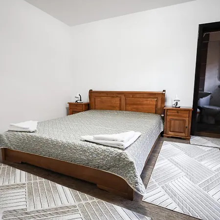 Pensión Enchevite Strannopriemnitsi 3*